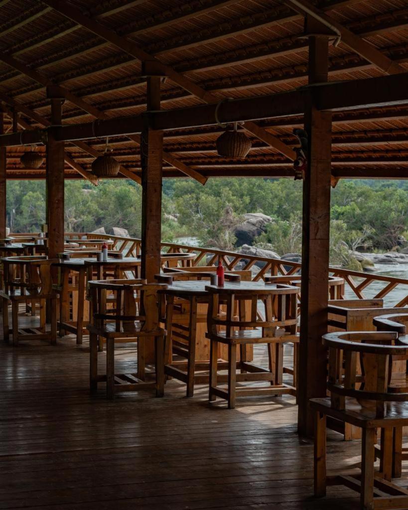 Hotel Leo Woods Hampi River View Esterno foto